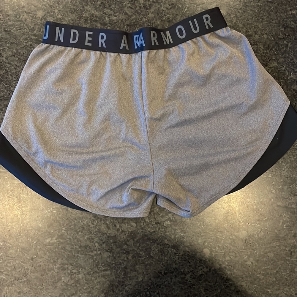Under Armor athletic shorts loose fit SZ S - Picture 3 of 4